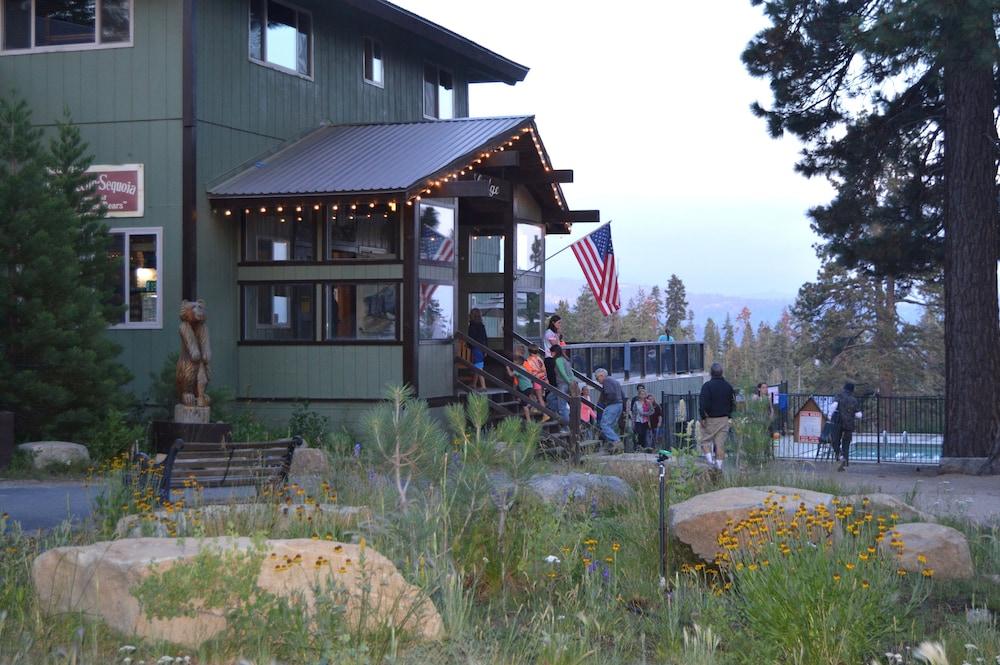 Montecito Sequoia Lodge photo 46