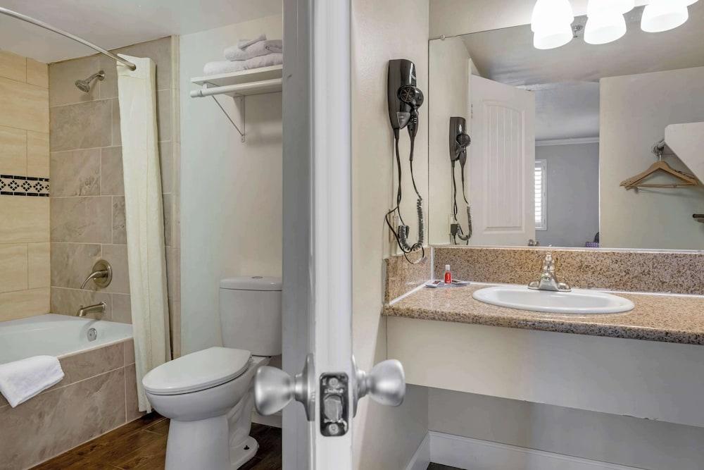 Econo Lodge Moreno Valley photo 20