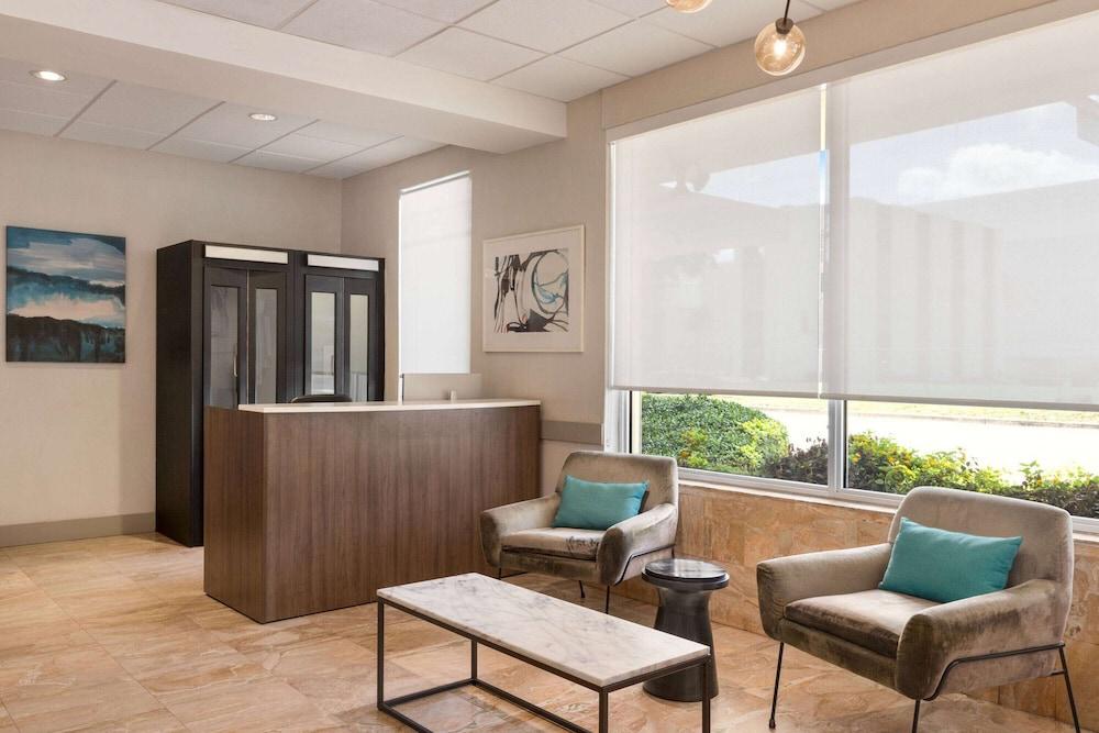 Days Inn by Wyndham Miami Airport North photo 33