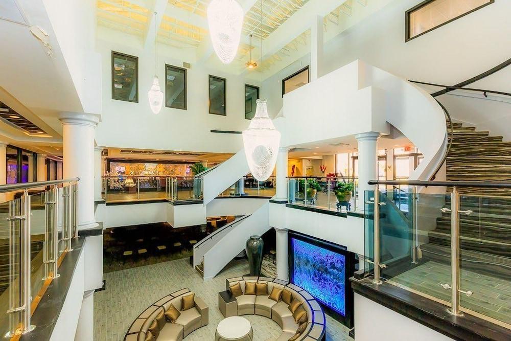 Regalia Hotel & Conference Center photo 3