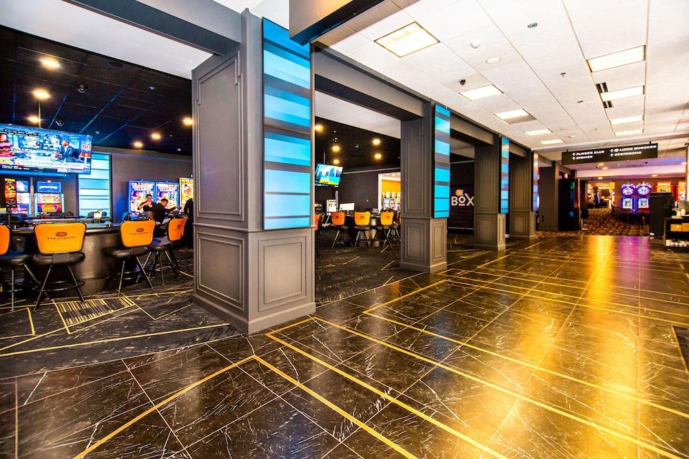 Hampton Inn Deadwood at Tin Lizzie Gaming Resort photo 35