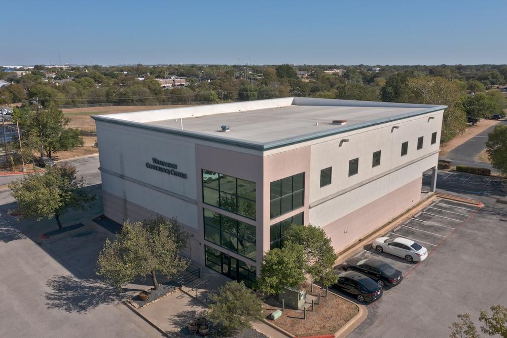 Wingate by Wyndham - Round Rock photo 32