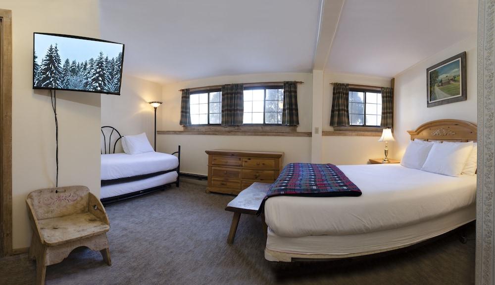 Summit Lodge photo 20