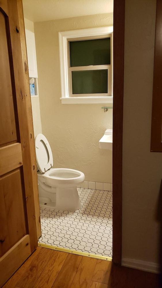 Stone Lizard Lodging photo 60