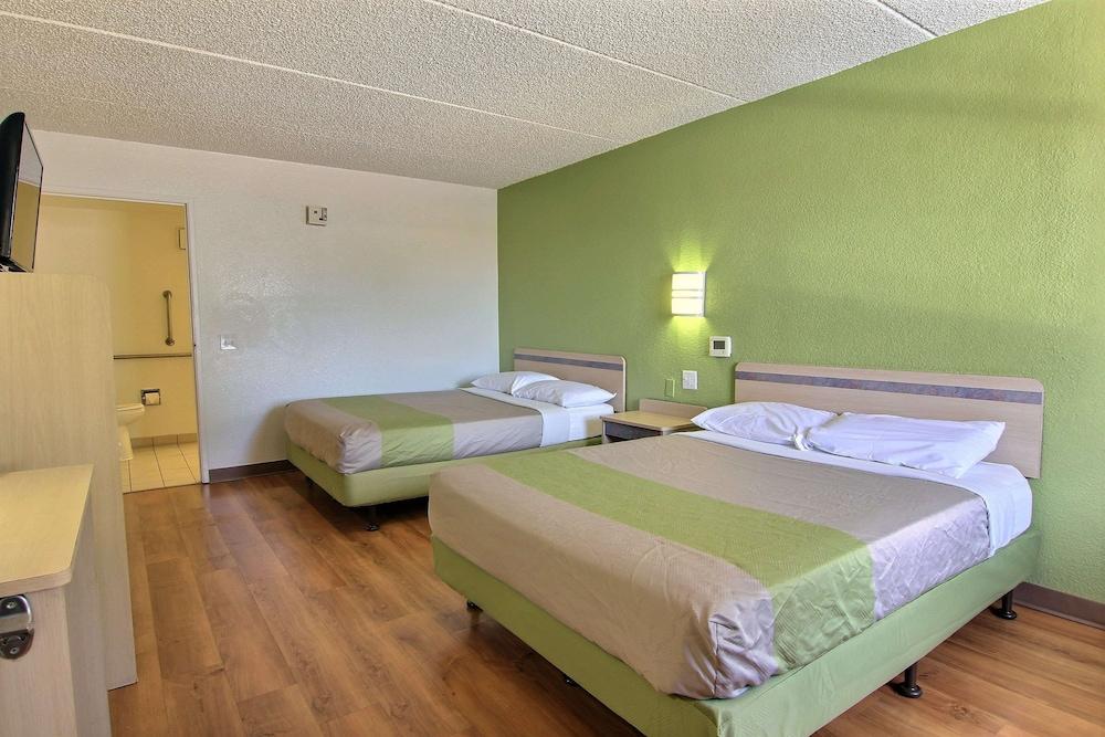 Motel 6 Austin, TX - Central Downtown UT photo 21