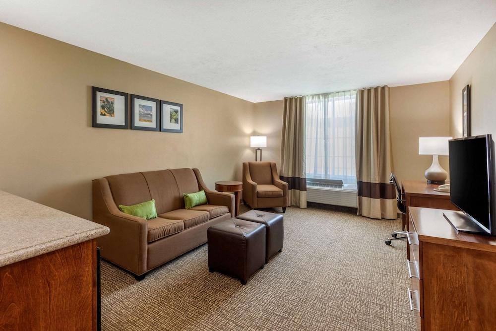 Comfort Inn & Suites El Centro I - 8 photo 27