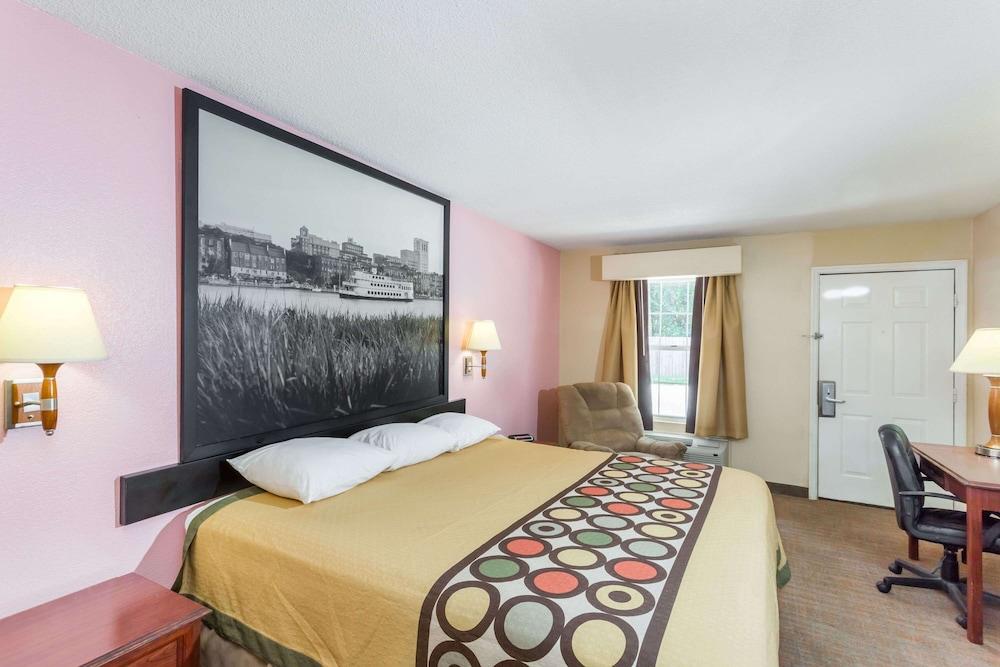 Super 8 by Wyndham Statesboro photo 14