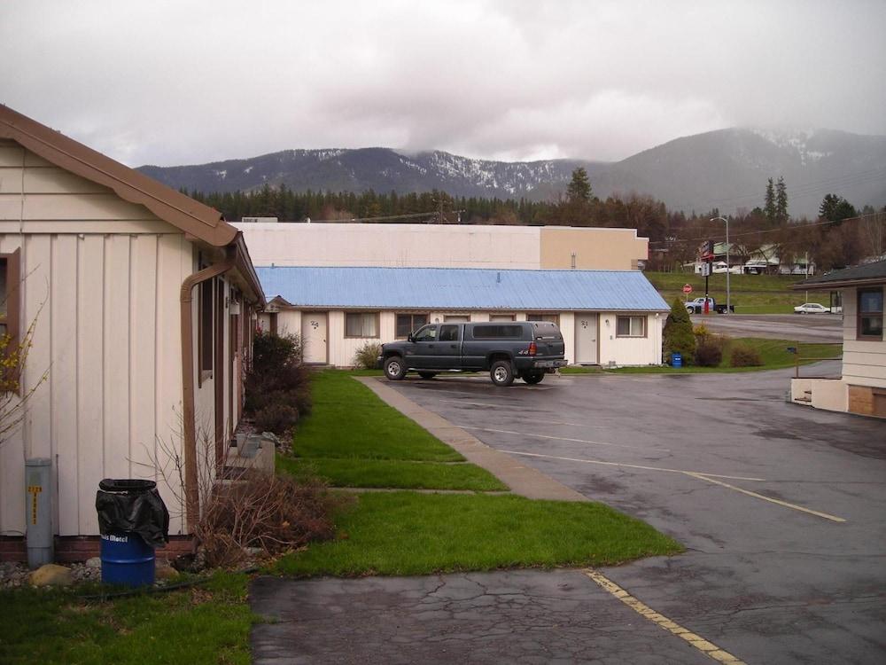 Falls Motel photo 15