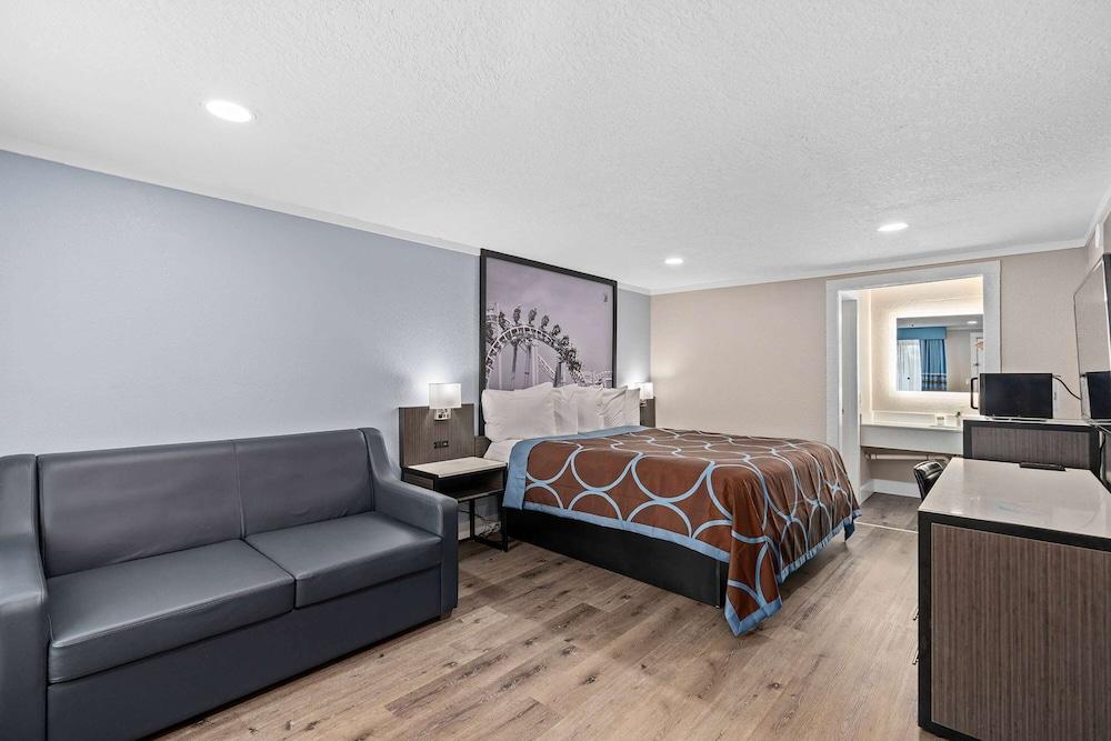 Super 8 by Wyndham Kissimmee/Orlando photo 18