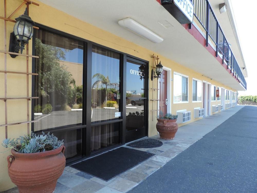 Lotus of Lompoc - A Great Hospitality Inn photo 18