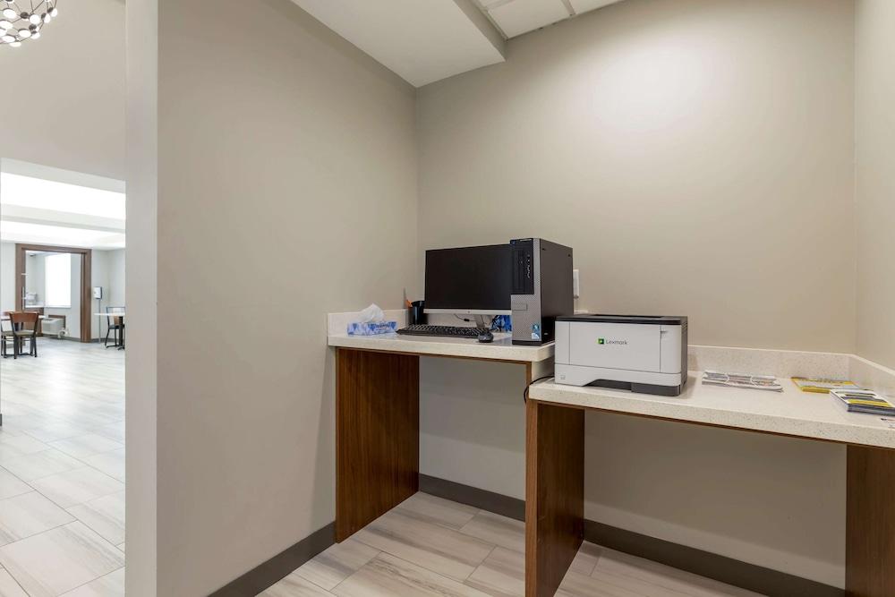 Comfort Inn & Suites Muskogee photo 43