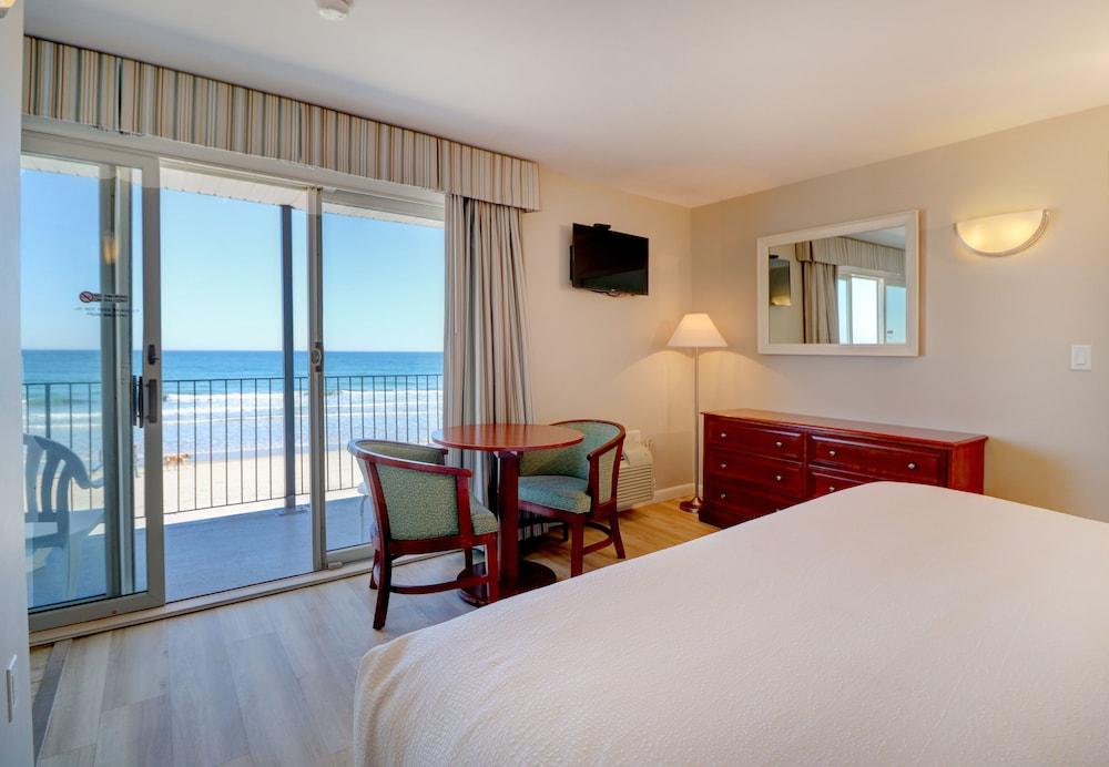 Atlantic Oceanfront Hotel photo 44