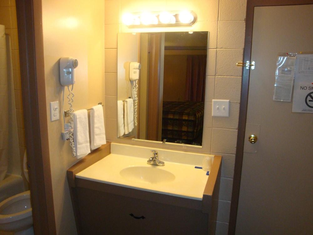 Economy Inn photo 3
