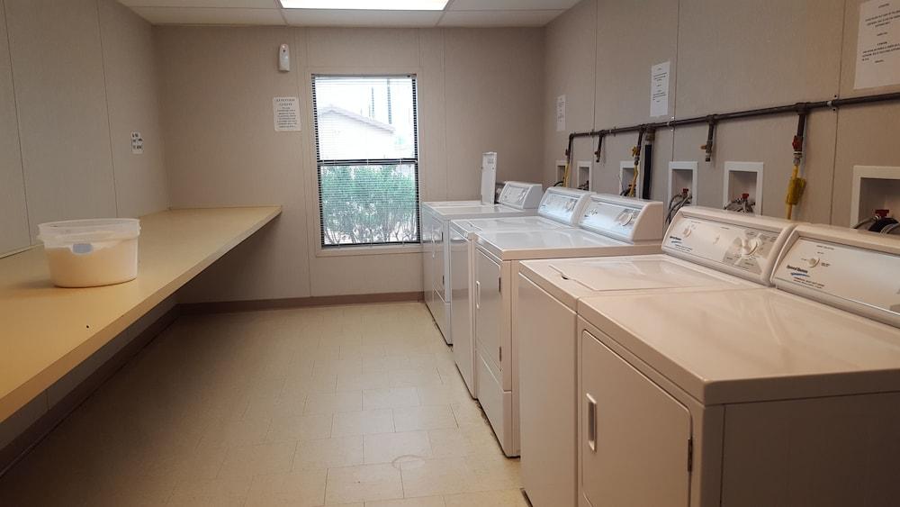 Cuero Oilfield Housing photo 13