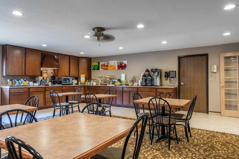 Quality Inn Burlington photo 20