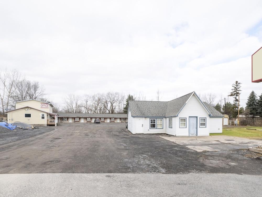OYO Hotel Starlite Seneca Falls photo 45