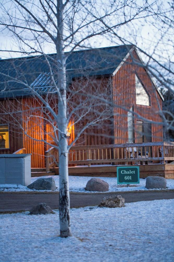 Chico Hot Springs Resort & Day Spa photo 59