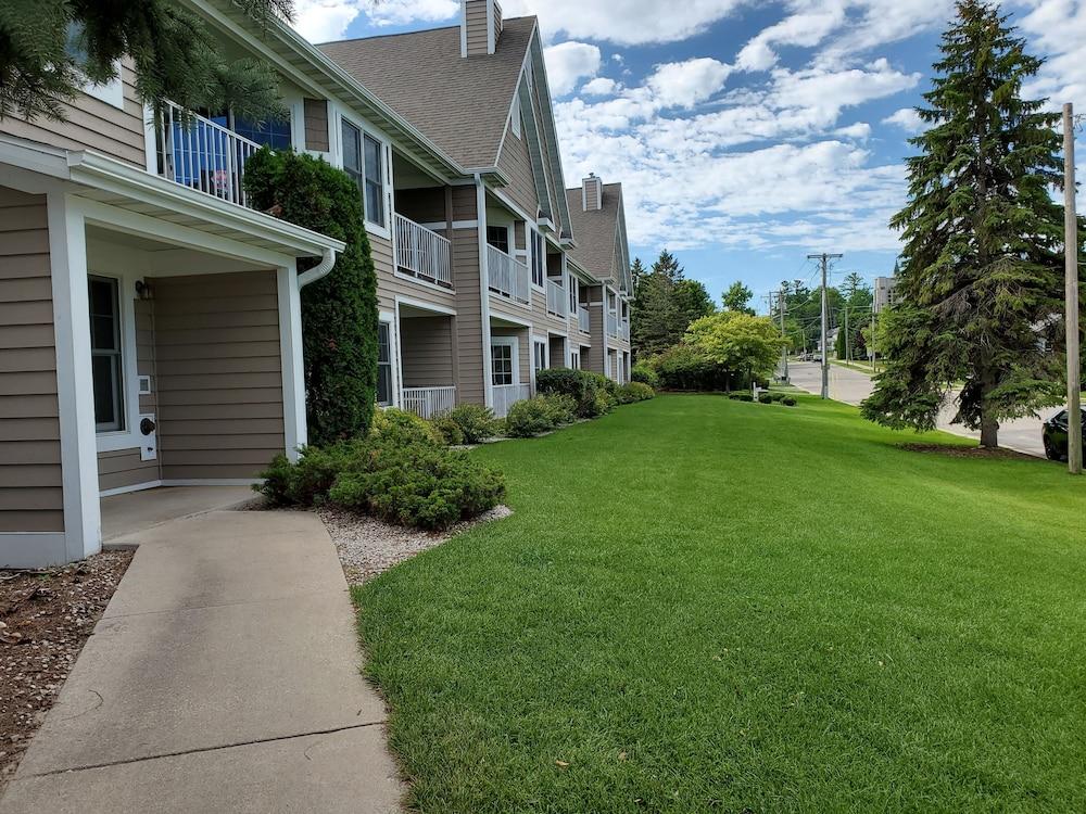Bridgeport Waterfront Resort photo 84