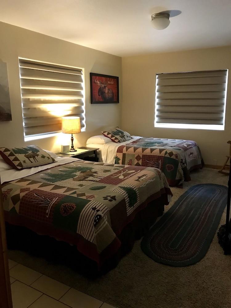 Twin Peaks Lodge and RV Park photo 11
