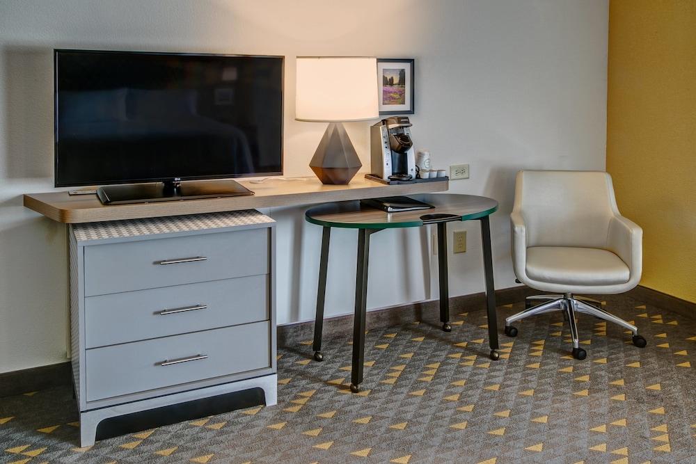 Holiday Inn Rocky Mount - US 64 by IHG photo 16