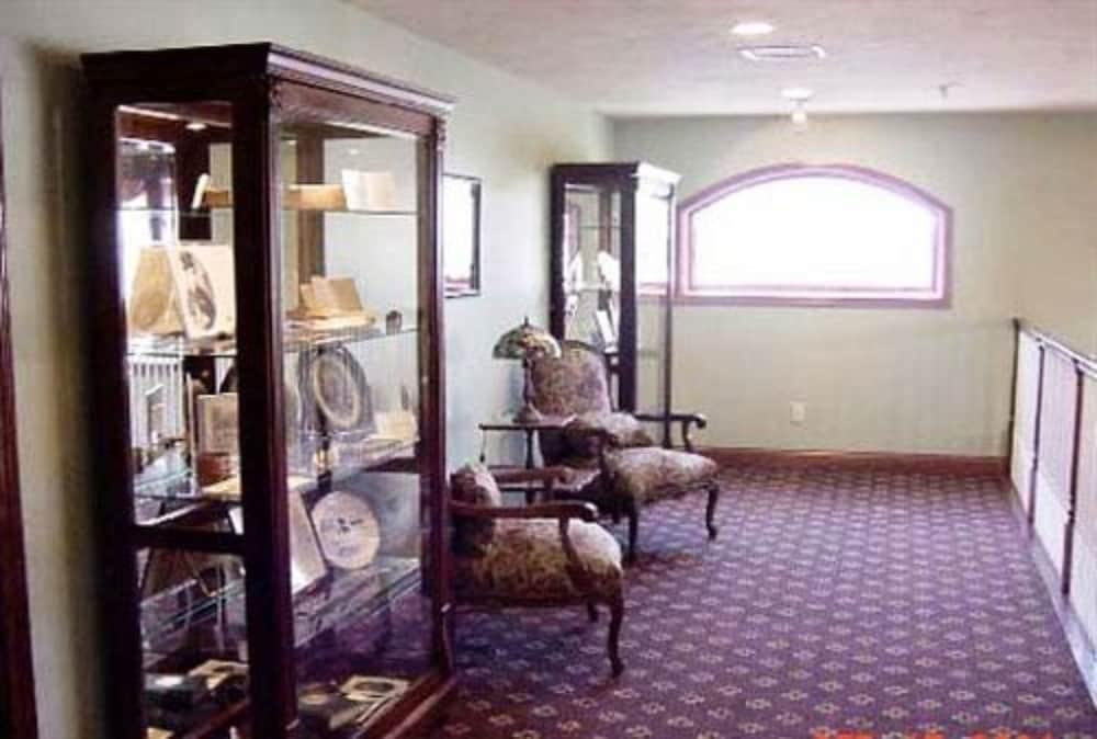 Hearthstone Inn & Suites photo 30