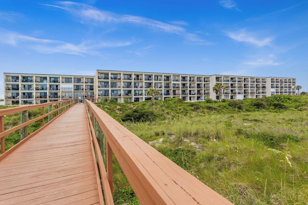 Beacher's Lodge Oceanfront Suites photo 14
