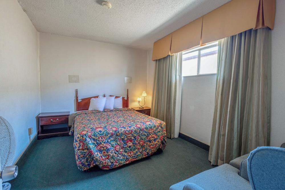 Royal Holiday Motel By Belvilla Gallup I-40 photo 21