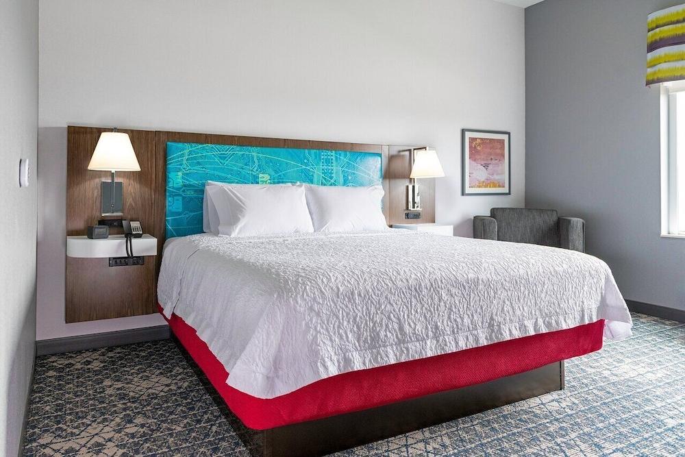 Hampton Inn Glendale Milwaukee, WI photo 5