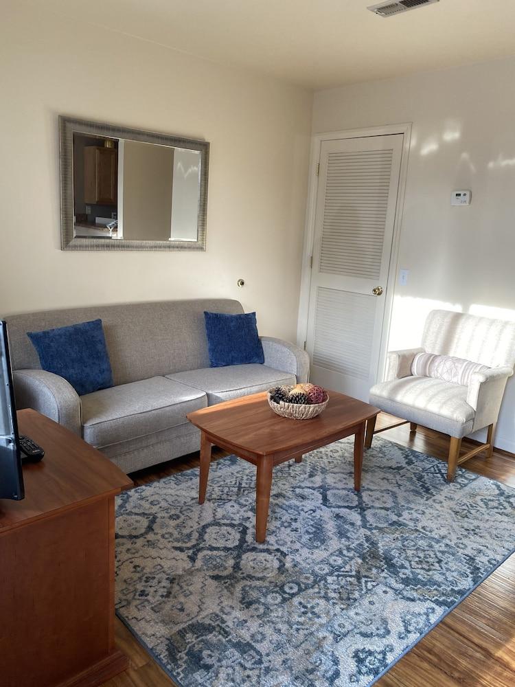 Affordable Corporate Suites - Lanford photo 31