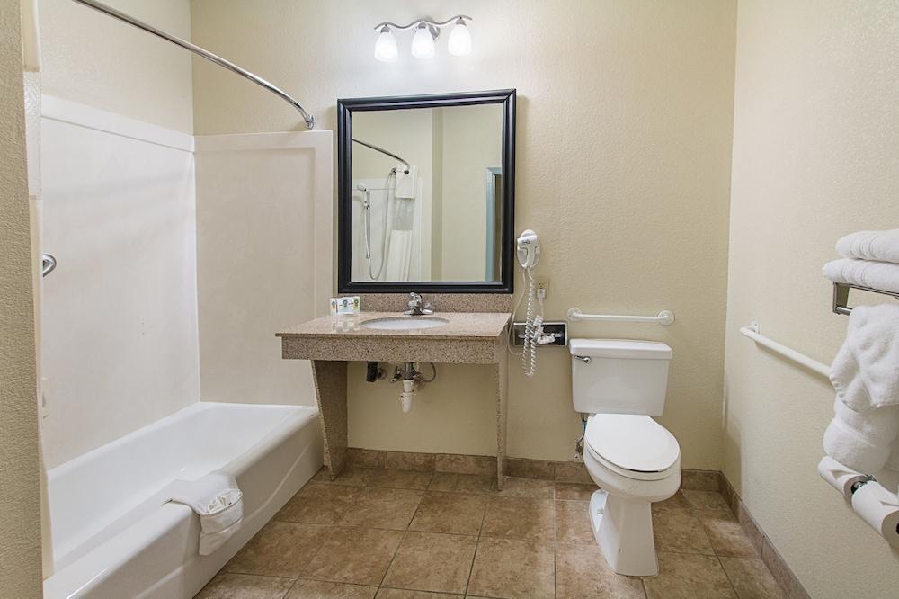 Quality Suites Temple I-35 photo 20