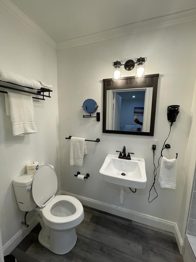 Gatehouse Motel photo 17