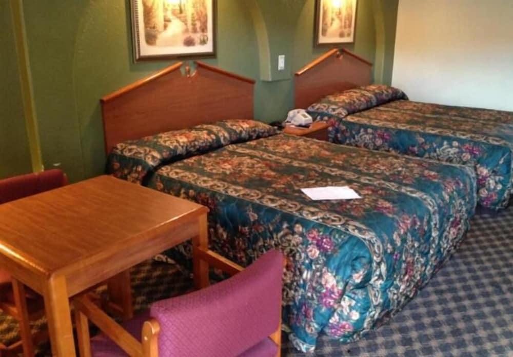 Budget Inn photo 9