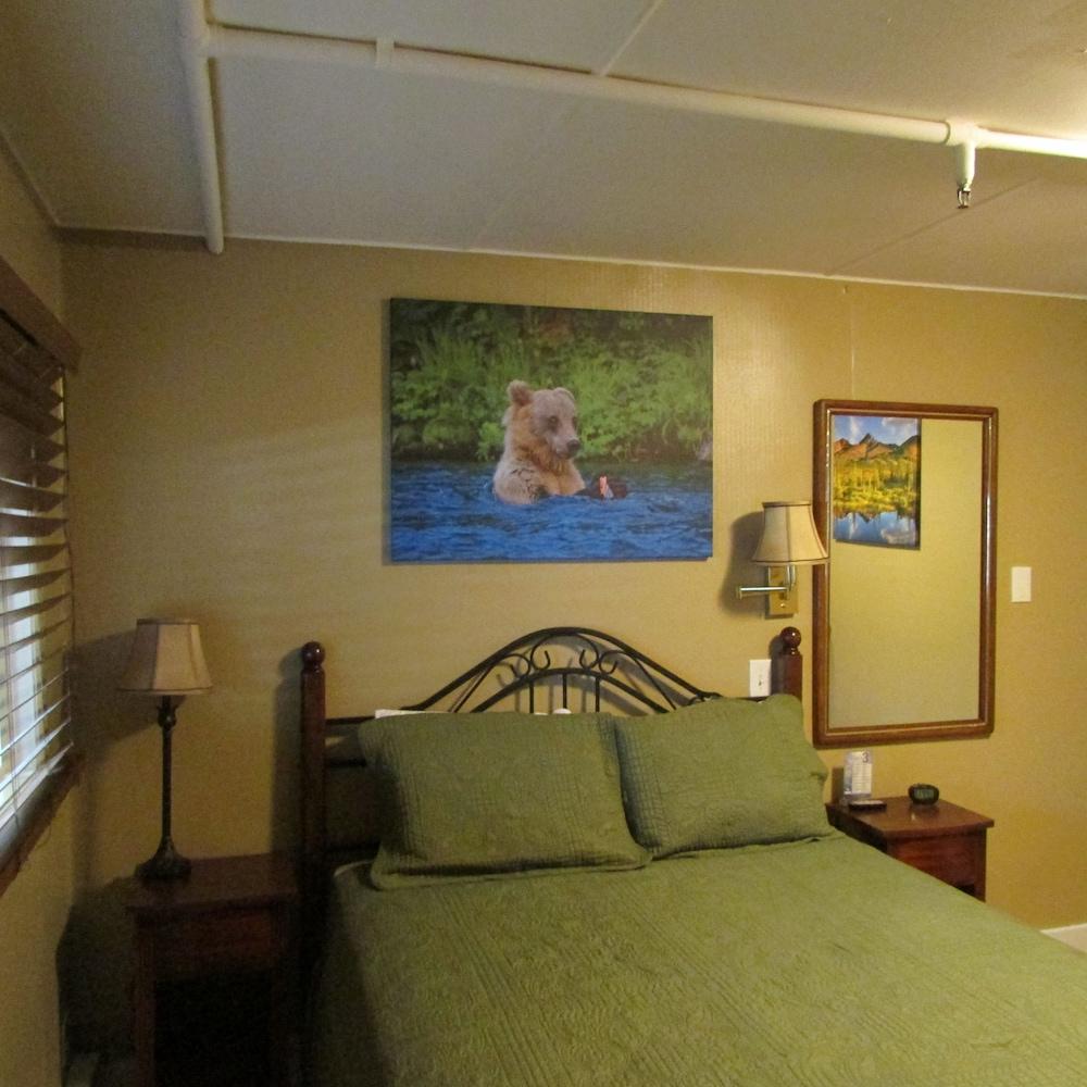 Creekwood Inn photo 29