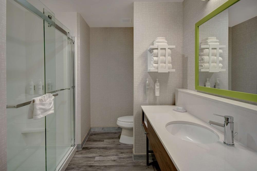 Hampton Inn & Suites Ontario Rancho Cucamonga photo 25