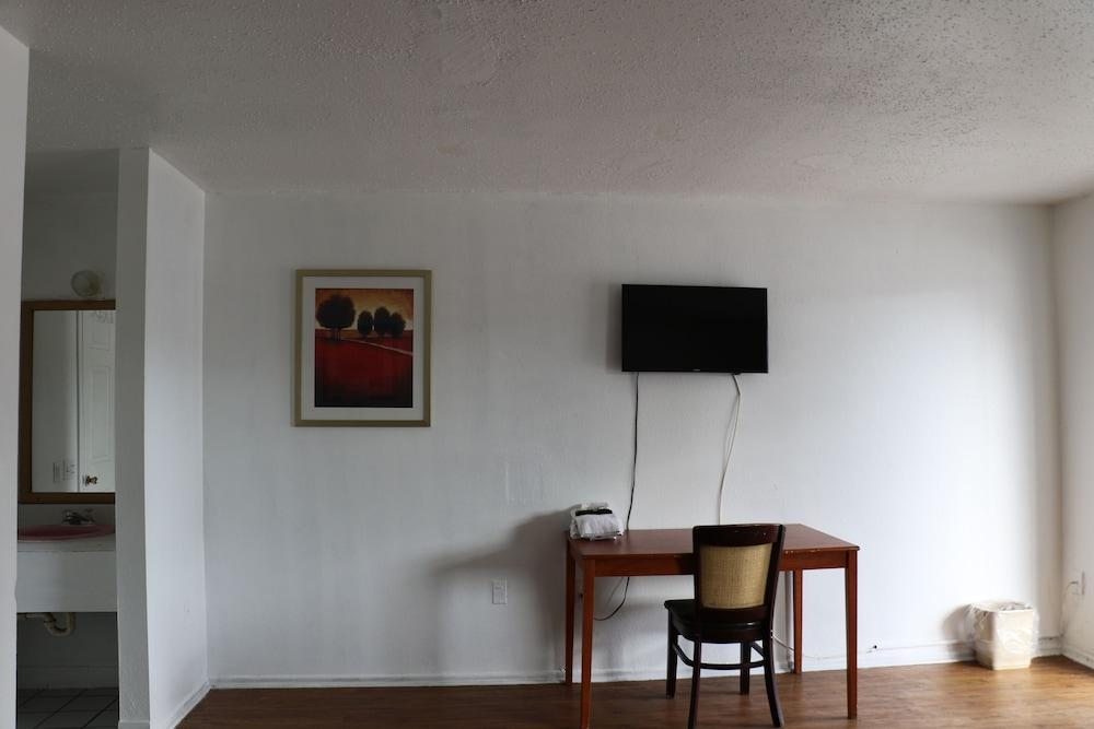 Dunedin Cove Motel photo 11