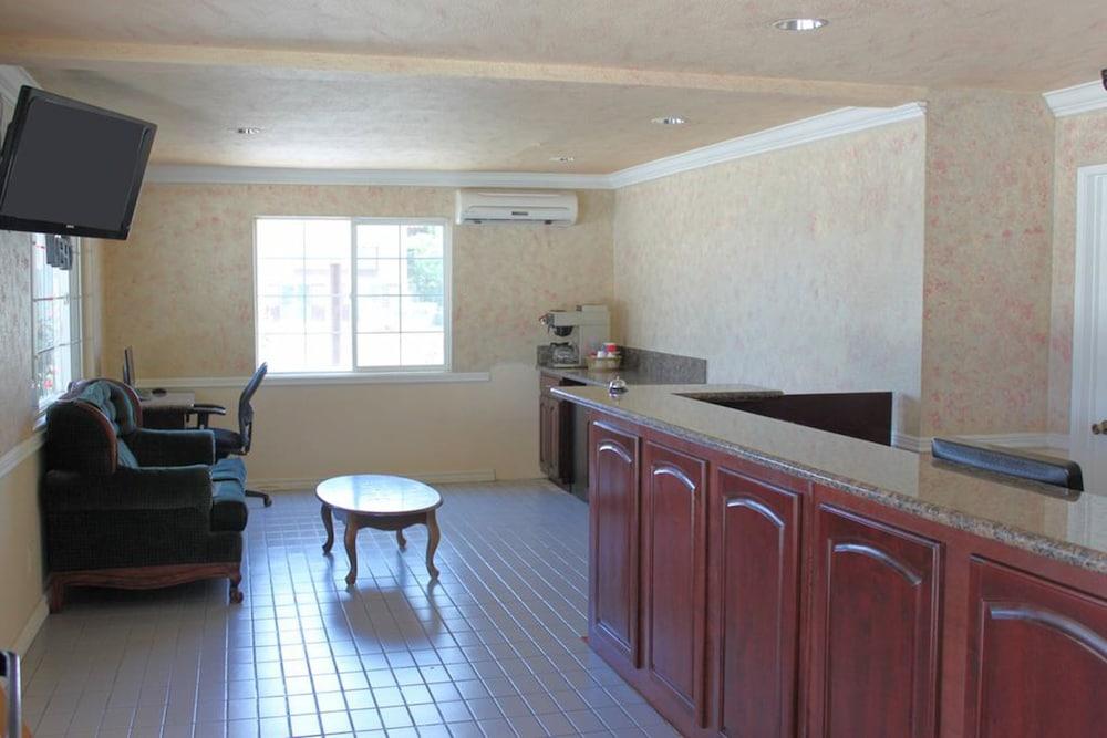 Orange Tustin Inn photo 23