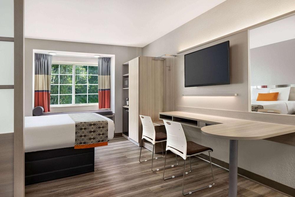 Microtel Inn & Suites by Wyndham Raleigh photo 29