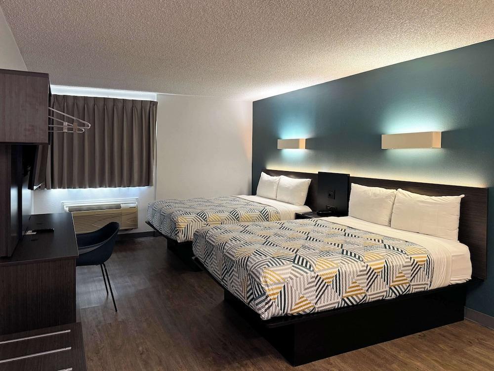 Motel 6 Carson, CA photo 12