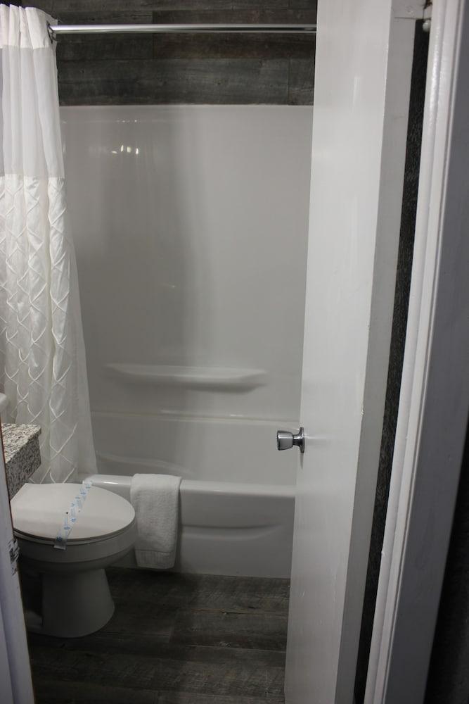 Econo Lodge Oskaloosa photo 36