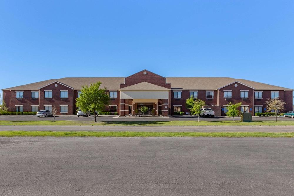 Comfort Suites Plainview photo 28