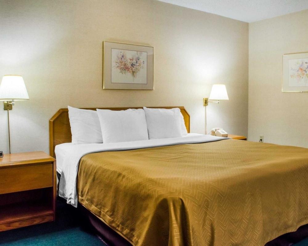 Econo Lodge Mifflintown photo 12