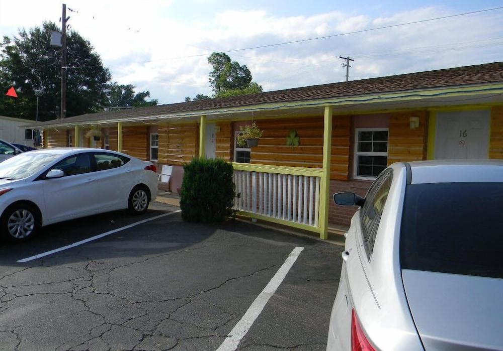 Little Shamrock Motel photo 38