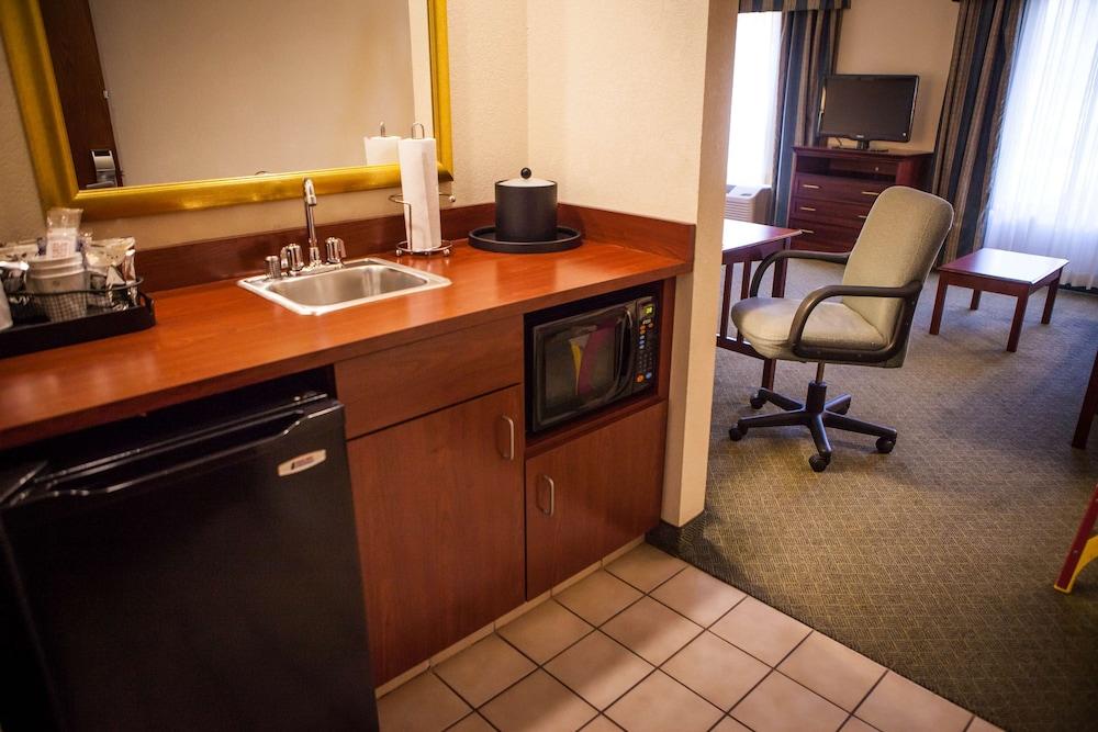 Hampton Inn & Suites Springfield-Southwest photo 17