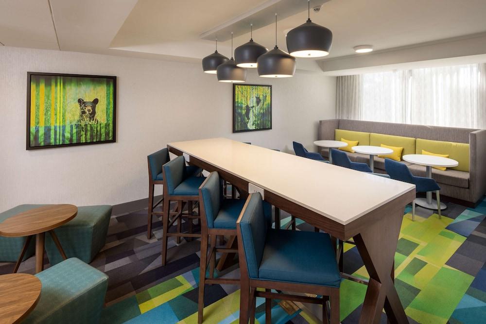 Hampton Inn Asheville-Tunnel Rd. photo 31
