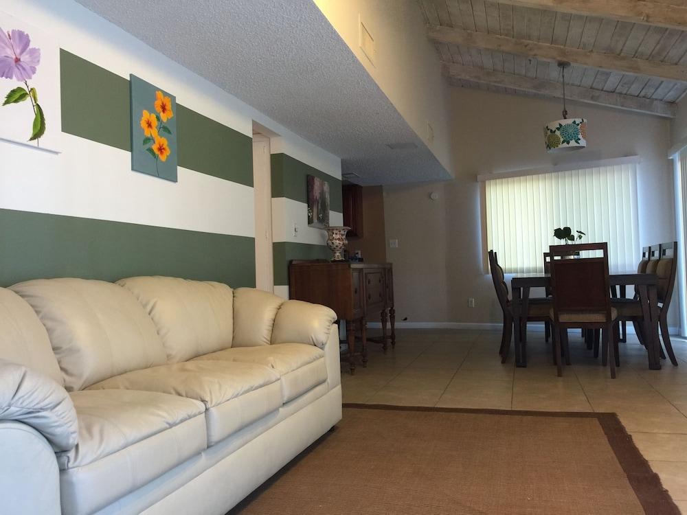The Village Palm Desert photo 34