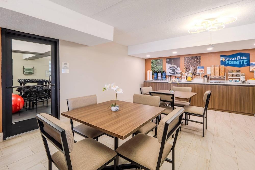 Clarion Pointe Winston – Salem Downtown photo 16