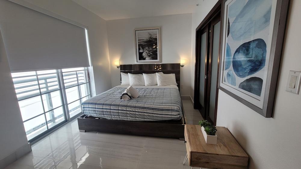 Strand Ocean Drive Suites photo 14