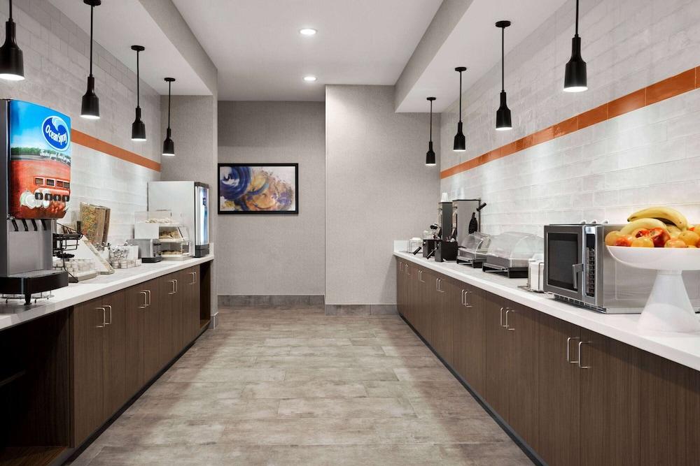 Hawthorn Extended Stay by Wyndham Del Rio photo 44