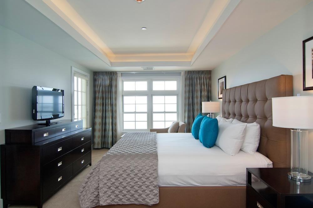 Water's Edge Resort & Spa photo 24