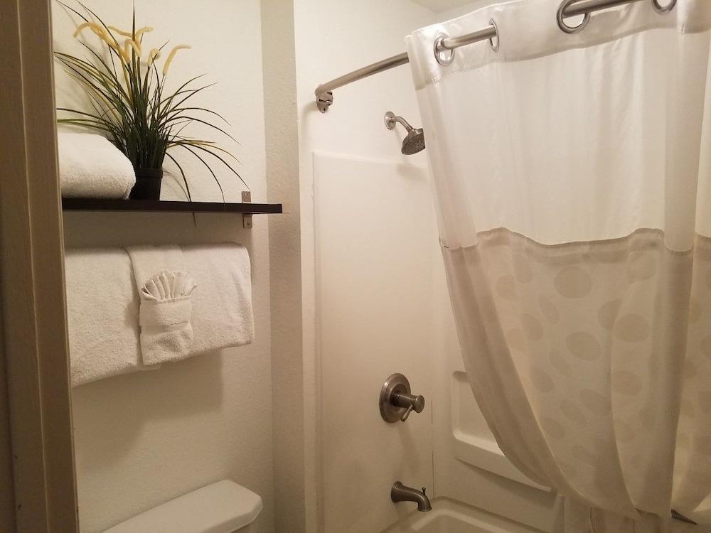 Infinity Inn & Suites photo 11